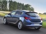 Opel Astra 2012 года